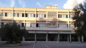 Πάτρα: Κατέρρευσε τμήμα θερμομόνωσης υπόστεγου στο 1ο-9ο ΕΠΑΛ