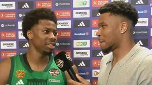 Ο Γιάννης Αντετοκούνμπο πήρε συνέντευξη από τον Κώστα μετά τον θρίαμβο του Παναθηναϊκού