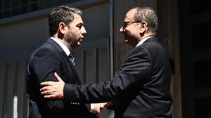 ΠΑΣΟΚ: "Η ΕΥΠ αρνείται να δώσει στοιχεία για τους λόγους παρακολούθησης του Ν. Ανδρουλάκη"