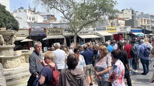 Χαμός με χιλιάδες τουρίστες στο κέντρο του Ηρακλείου!