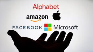 Πόλεμος EE – Big Tech: Γιατί η Κομισιόν κυνηγά τους τεχνολογικούς γίγαντες