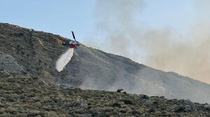 Υπο έλεγχο η μεγάλη φωτιά στο νότιο Ρέθυμνο - "Φοβίζει" ο άνεμος που ενισχύεται