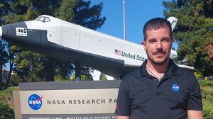 Αλ. Μαραγκουδάκης: «Κοιτάζω τον ουρανό με το ίδιο δέος από παιδί»