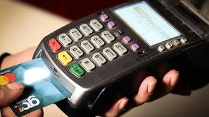 ΑΑΔΕ: Μετάθεση ημερομηνιών απόσυρσης/αντικατάστασης ταμειακών και μηχανισμών και διασύνδεσης λογισμικών ERP με POS