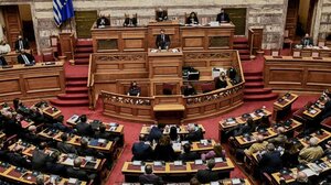 12 νομοσχέδια προ των θυρών: Έρχονται πριμ παραγωγικότητας, talent visa και νέος ΚΟΚ