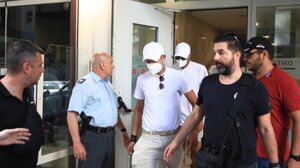 Φωτιά στην Ύδρα: Προσωρινά κρατούμενοι πλοίαρχος και υποπλοίαρχος - Τι υποστηρίζει ο καπετάνιος