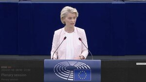 Επιστολή Φον ντερ Λάιεν για το μεταναστευτικό ενόψει της Συνόδου Κορυφής