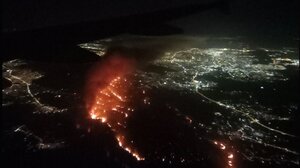 Φωτιά στην Αττική: Η απόσταση που έχει φτάσει ο καπνός εκτιμάται σε περισσότερα από 300χλμ