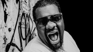 Πέθανε ο ράπερ Fatman Scoop – Κατέρρευσε πάνω στη σκηνή