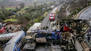 Τέμπη: Το πρώτο τηλεφώνημα στο 112 από επιβάτη, μετά τη σύγκρουση