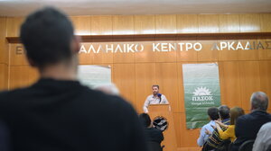 Ανδρουλάκης: Έχουμε έναν Πρωθυπουργό που υπηρετεί την ολιγαρχία της ασύδοτης αγοράς