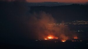 Το Ισραήλ σφυροκοπά από αέρος τον Λίβανο: Δεκάδες αεροπορικές επιδρομές