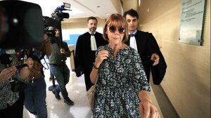 Η Ζιζέλ Πελικό άλλαξε επίθετο και μετακόμισε σε «μυστικό» χωριό της Γαλλίας - Η ρήξη με την κόρη της