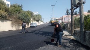 Με γοργούς ρυθμούς συνεχίζονται οι ασφαλτοστρώσεις στις Μοίρες