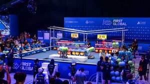 Μαθητές από όλον τον κόσμο διαγωνίστηκαν στον FIRST Global Challenge στην Αθήνα με τα γρήγορα δίκτυα της COSMOTE 