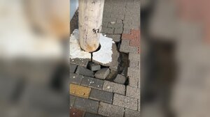 Η θάλασσα "τρώει" τα μαγαζιά στην Αγία Πελαγία!