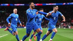 Εθνική Ελλάδος: Τα βρετανικά ΜΜΕ αποθέωσαν τη μεγαλειώδη ελληνική νίκη στο Γουέμπλεϊ