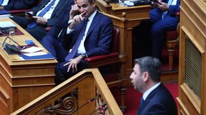 Έφυγε από τη βουλή ο Κ. Μητσοτάκης όταν ανέβηκε στο βήμα ο Ν. Παππάς