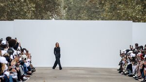 Έκκληση της Στέλα ΜακΚάρτνεϊ για απαγόρευση της χρήσης αληθινών φτερών στη μόδα