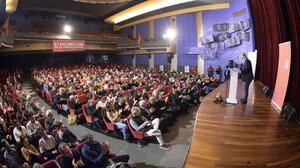 Δημήτρης Κουτσούμπας από Ηράκλειο: «Έξω η Ελλάδα απ' του πολέμου τα σφαγεία»