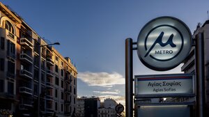 Χαμός για ένα εισιτήριο στο Μετρό Θεσσαλονίκης - Ουρές και ταλαιπωρία