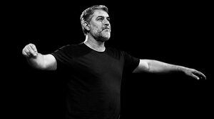 Μπισμπίκης: "Με νοιάζει η αποδοχή της οικογένειάς μου, για τους άλλους χε@@ηκ@"