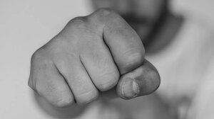 Στο Αυτόφωρο τριμελής οικογένεια: συνελήφθησαν οι πρώην σύζυγοι και ο γιος τους