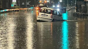 Χιόνια και προβλήματα στο οδικό δίκτυο – Πλημμύρισε η Λεωφόρος Ποσειδώνος