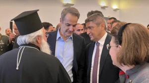 Η «Εκατόμπολις» έφερε πιο κοντά Μητσοτάκη - Αυγενάκη!