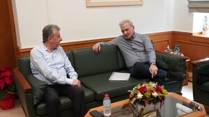 Έργα και υποδομές στο "μενού" της συνάντησης Αρναουτάκη - Καλοκαιρινού