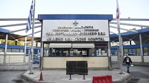 Πτώση ασανσέρ στον Ερυθρό Σταυρό: Αναζητείται ο τελευταίος συντηρητής 