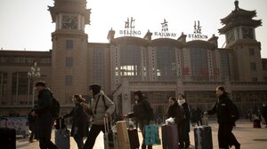 Οι Κινέζοι ετοιμάζονται για την έλευση του Έτους του Φιδιού