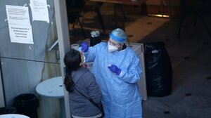 Rapid tests: Που θα διενεργούνται την Πέμπτη