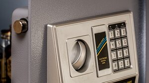 Έκλεψαν χρηματοκιβώτιο με κοσμήματα αξίας ενός εκατομμυρίου ευρώ