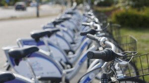 Σύντομα στους δρόμους εξήντα έξι κοινόχρηστα ηλεκτρικά ποδήλατα από τον Δήμο Ηρακλείου