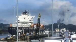 Τα κυβερνητικά πλοία των ΗΠΑ θα διέρχονται δωρεάν από τη Διώρυγα του Παναμά 