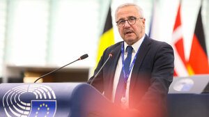 Μια λαμπάδα στο ύψος του…Γιάννη Μανιάτη!