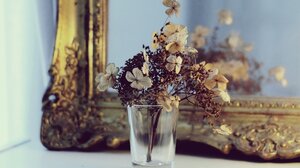 Το φενγκ σούι ξέρει πού δεν πρέπει να βάλετε τον καθρέφτη σας για να μην μπει τρίτο πρόσωπο στη σχέση σας