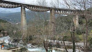 Σοκ στη Λαμία: Νεκρός 47χρονος που έπεσε στο κενό από την γέφυρα στον Γοργοπόταμο