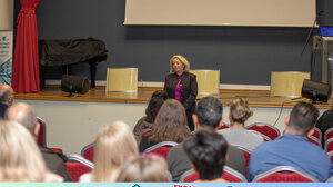 Με επιτυχία συνεχίζονται οι Σχολές Γονέων σε Αρχάνες και Φαιστό - Γόρτυνα