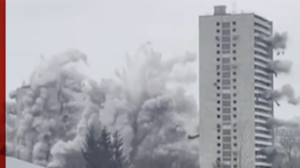 Σαν τραπουλόχαρτα κατέρρευσαν τρεις πολυώροφες πολυκατοικίες στη Γλασκώβη