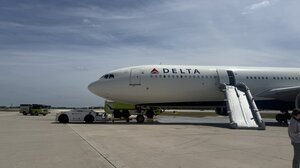 Αεροσκάφος πήρε φωτιά στο αεροδρόμιο του Ορλάντο - Το εγκατέλειψαν οι 282 επιβάτες