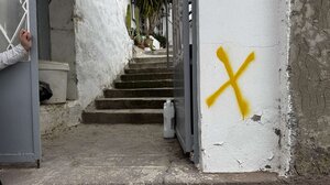 Βούτες: Σε κατάσταση έκτακτης ανάγκης ο οικισμός - Τουλάχιστον εννέα κτίρια "κίτρινα" λόγω των ρηγματώσεων