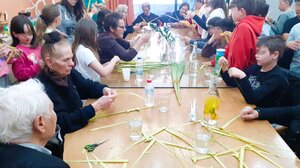 Χερσόνησος: Πασχαλινές δράσεις του ΚΗΦΗ - Ηλικιωμένοι και παιδιά έφτιαξαν λαζαράκια και πλεκτούς σταυρούς