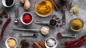 Μπαχαρικά και φάρμακα: Τι πρέπει να ξέρουμε