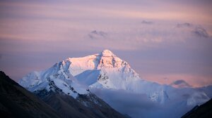 Το Νεπάλ αυστηροποιεί τα κριτήρια για ανάβαση στο Έβερσετ