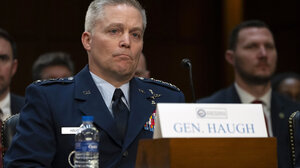 ΗΠΑ: Καθαιρούνται ο διευθυντής και η υποδιευθύντρια της NSA