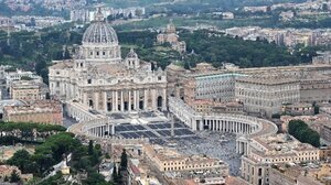 Κονκλάβιο: Μαύρος καπνός και πάλι από την Καπέλα Σιξτίνα - Το απόγευμα νέες ψηφοφορίες