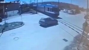 Πάτρα: Από εφημερία 36 ωρών επέστρεφε η γιατρός που έπεσε σε κλειστή μπάρα και συγκρούστηκε με τον προαστιακό