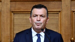 Ελληνικό Κτηματολόγιο: Θέτει σε αργία όλους τους εμπλεκόμενους υπαλλήλους στην υπόθεση διαφθοράς